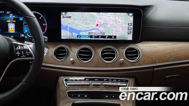 Mercedes-Benz E-Class (W213) E220d 4MATIC Exclusive 2021 — фото 33