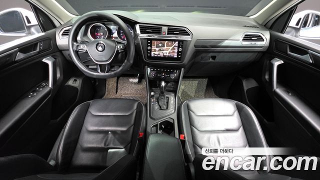Volkswagen Tiguan (II) 2.0 TDI Premium 2020 — фото 7