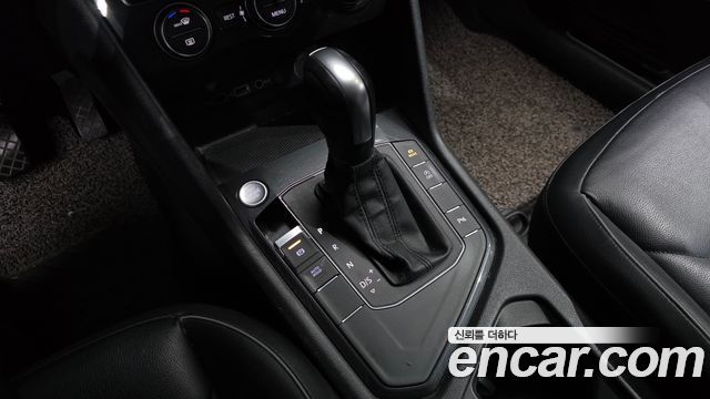 Volkswagen Tiguan (II) 2.0 TDI Premium 2020 — фото 9
