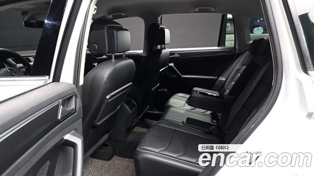 Volkswagen Tiguan (II) 2.0 TDI Premium 2020 — фото 11