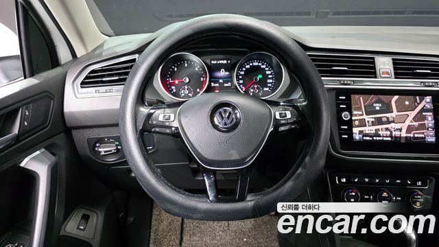 Volkswagen Tiguan (II) 2.0 TDI Premium 2020 — фото 12
