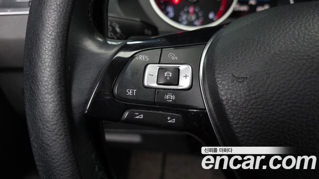 Volkswagen Tiguan (II) 2.0 TDI Premium 2020 — фото 17