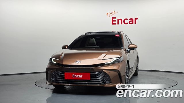Toyota Camry (XV80) 2.5 XLE Premium Hybrid 2025 — фото 3
