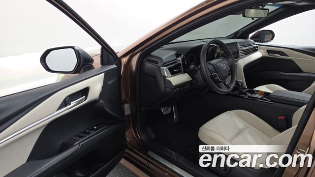 Toyota Camry (XV80) 2.5 XLE Premium Hybrid 2025 — фото 10