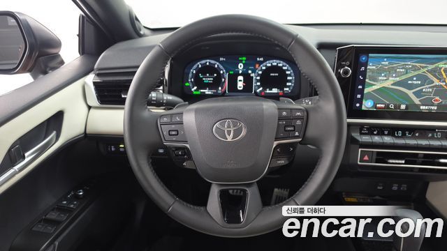 Toyota Camry (XV80) 2.5 XLE Premium Hybrid 2025 — фото 12