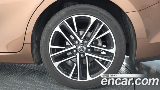 Toyota Camry (XV80) 2.5 XLE Premium Hybrid 2025 — фото 21