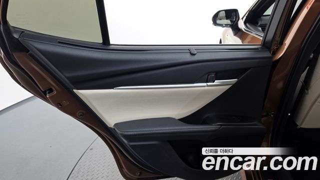 Toyota Camry (XV80) 2.5 XLE Premium Hybrid 2025 — фото 25