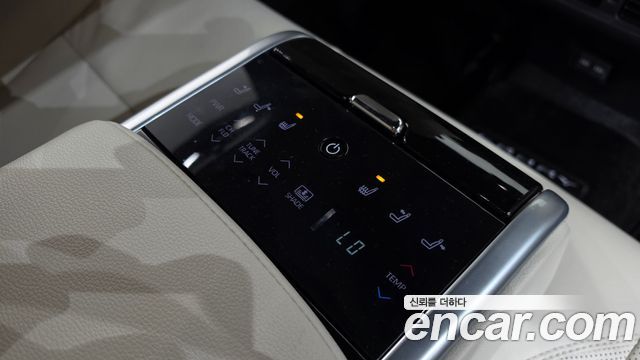 Toyota Camry (XV80) 2.5 XLE Premium Hybrid 2025 — фото 31