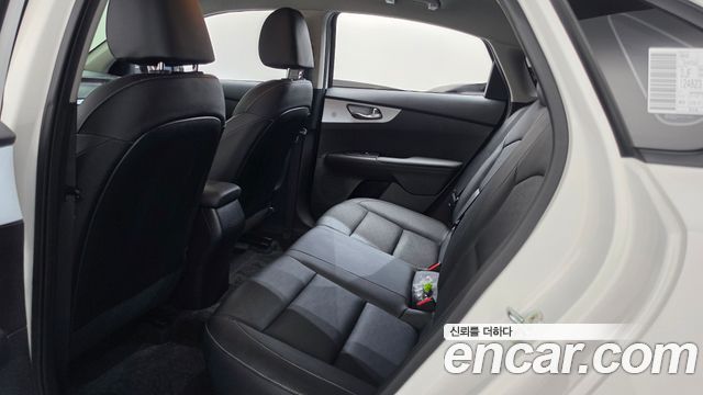 Kia K3 (II) 1.6 Prestige 2022 — фото 18
