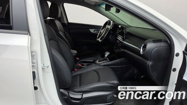 Kia K3 (II) 1.6 Prestige 2022 — фото 26