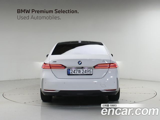 BMW 5 Series (G60) 530i xDrive 2024 — фото 4