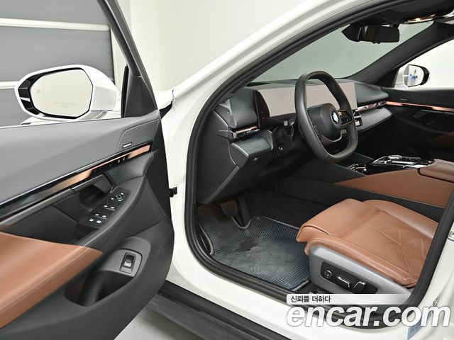 BMW 5 Series (G60) 530i xDrive 2024 — фото 15