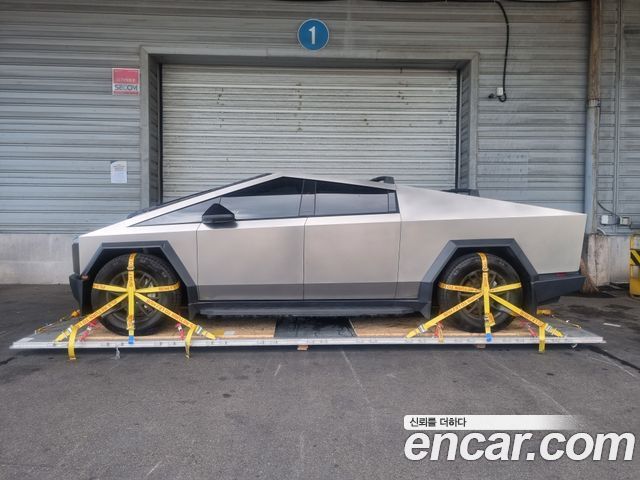Tesla Cybertruck AWD 2025 — фото 2