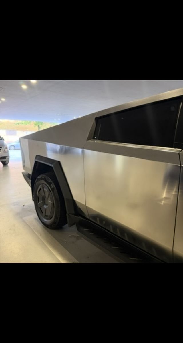 Tesla Cybertruck AWD 2025 — фото 4