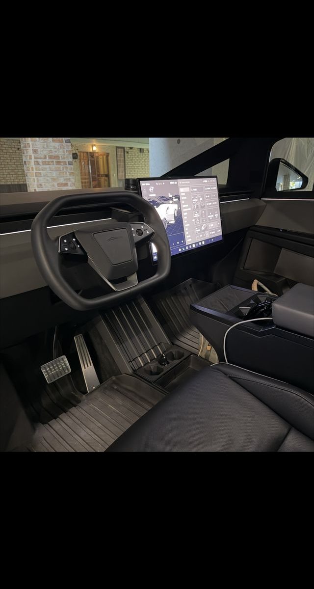 Tesla Cybertruck AWD 2025 — фото 8