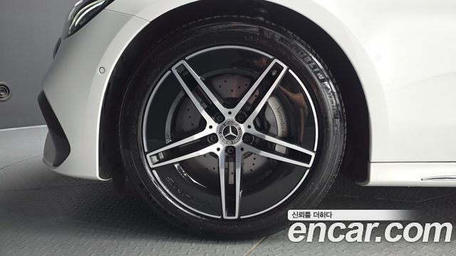 Mercedes-Benz E-Class (W214) E200 AMG Line 2026 — фото 5