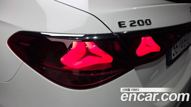 Mercedes-Benz E-Class (W214) E200 AMG Line 2026 — фото 23