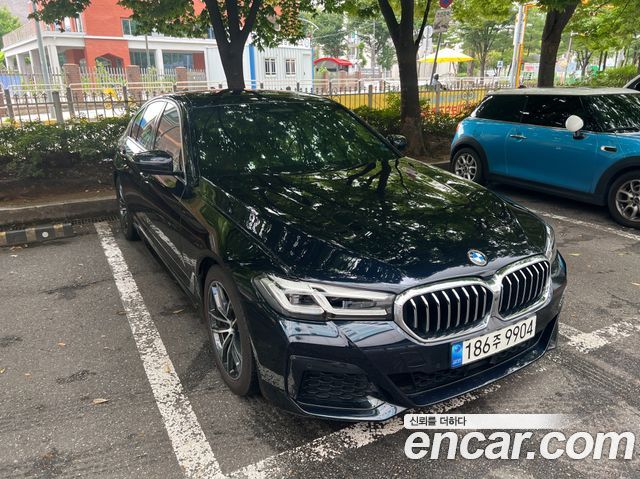 BMW 5 Series (G30) 520i M Sport 2023 — фото 2