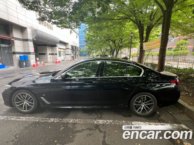 BMW 5 Series (G30) 520i M Sport 2023 — фото 4