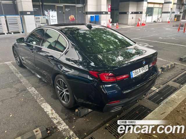 BMW 5 Series (G30) 520i M Sport 2023 — фото 5