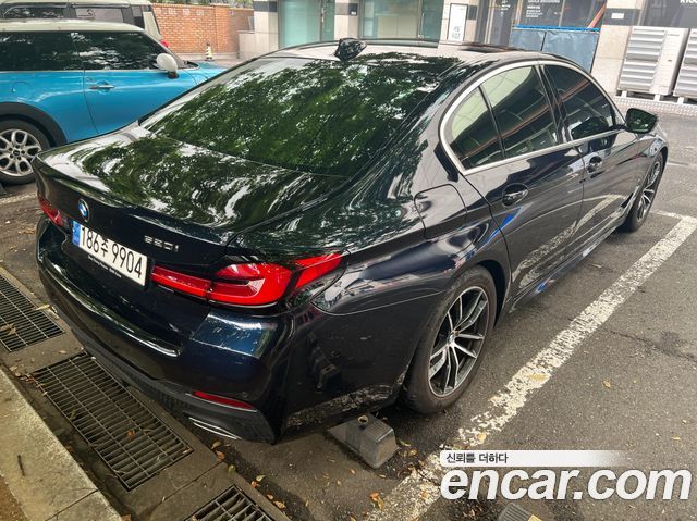 BMW 5 Series (G30) 520i M Sport 2023 — фото 7