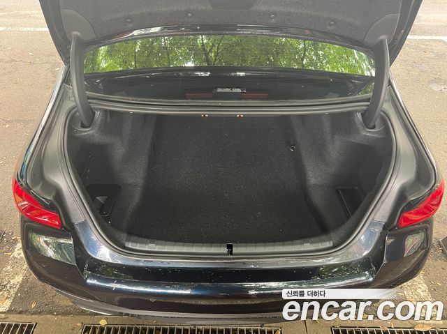 BMW 5 Series (G30) 520i M Sport 2023 — фото 10