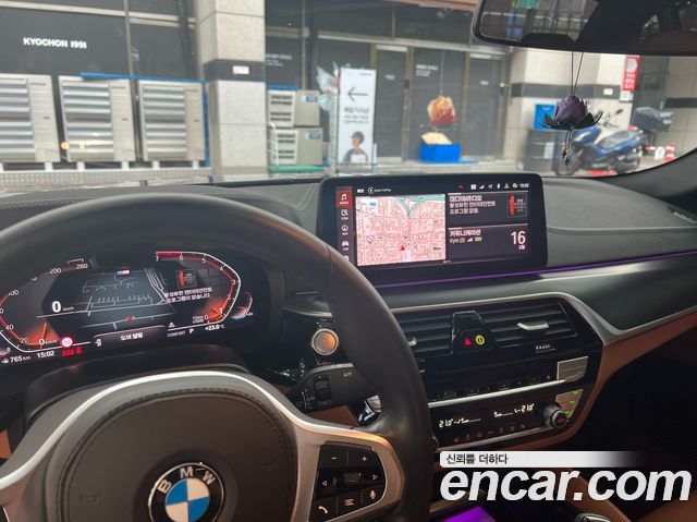BMW 5 Series (G30) 520i M Sport 2023 — фото 15