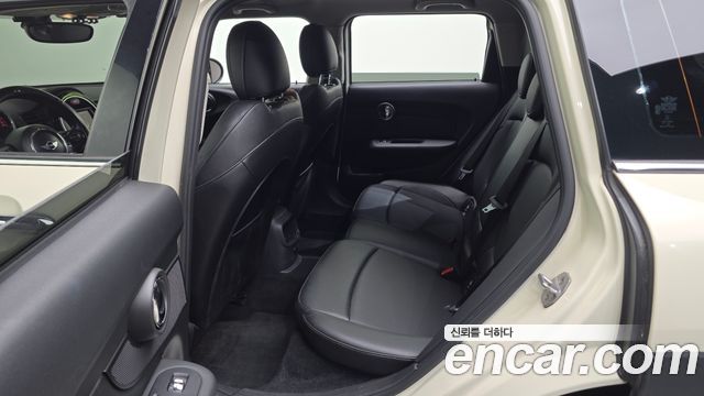 MINI Cooper D Clubman Standard 2nd 2018 — фото 11