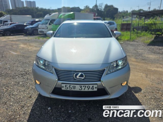 Lexus ES300h Supreme XV60