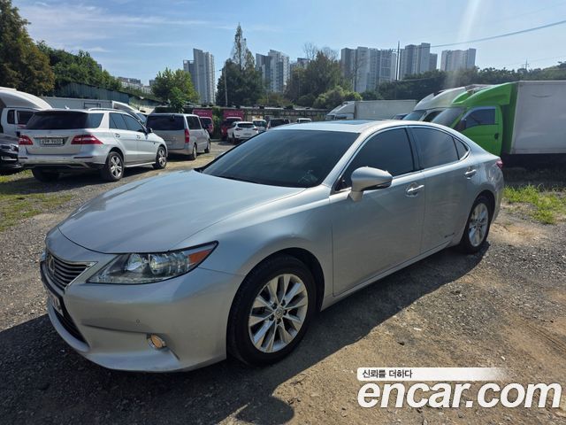 Lexus ES300h Supreme XV60 2013 — фото 2