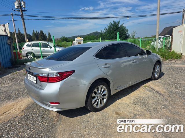 Lexus ES300h Supreme XV60 2013 — фото 5