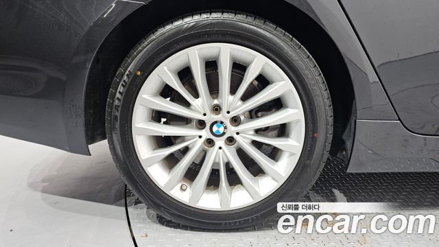 BMW 5 Series (G30) 520d Luxury Special Edition 2018 — фото 5