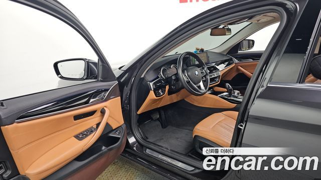 BMW 5 Series (G30) 520d Luxury Special Edition 2018 — фото 10