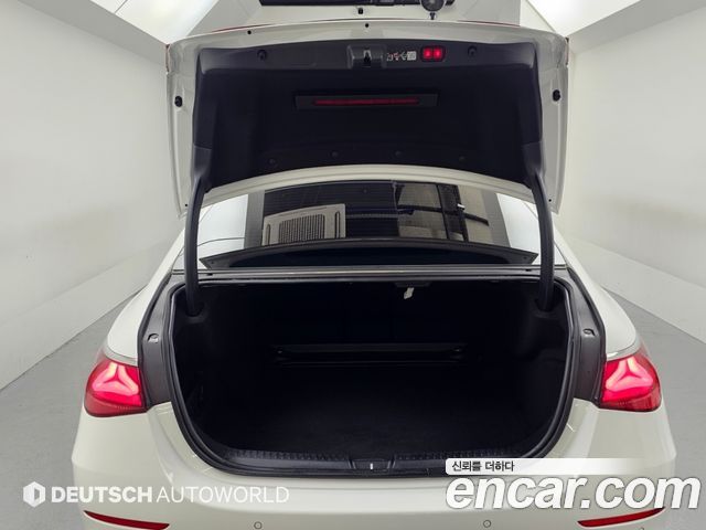 Mercedes-Benz E-Class (W214) E300 4MATIC AMG Line 2025 — фото 19
