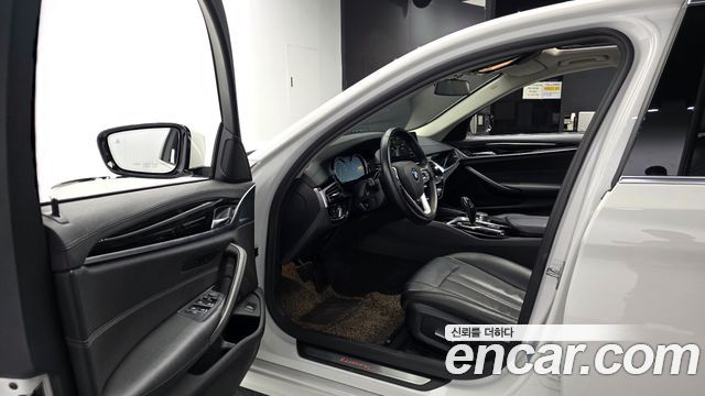 BMW 5 Series (G30) 520i Luxury 2018 — фото 10