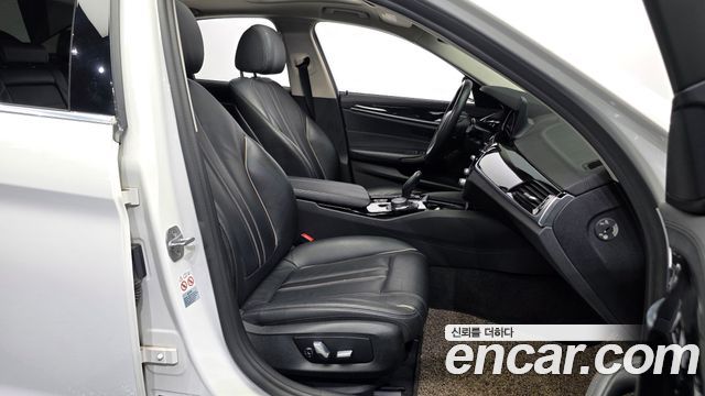 BMW 5 Series (G30) 520i Luxury 2018 — фото 11