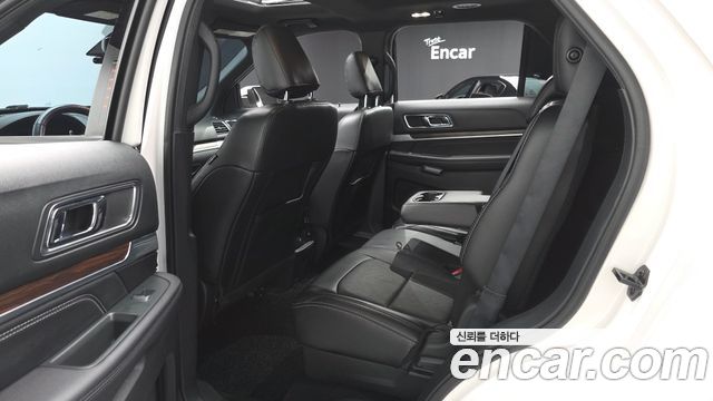 Ford Explorer 2.3 Limited 4WD 5th 2019 — фото 11