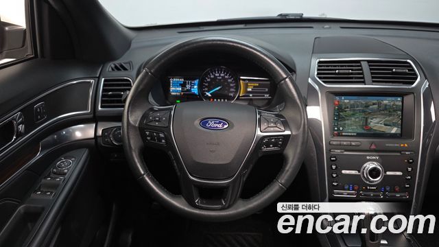 Ford Explorer 2.3 Limited 4WD 5th 2019 — фото 14