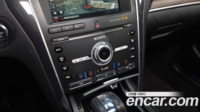 Ford Explorer 2.3 Limited 4WD 5th 2019 — фото 17