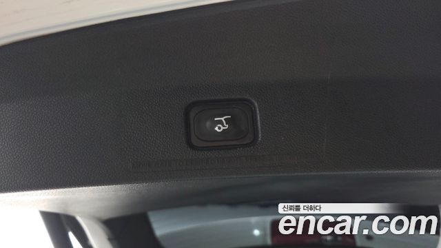 Ford Explorer 2.3 Limited 4WD 5th 2019 — фото 20