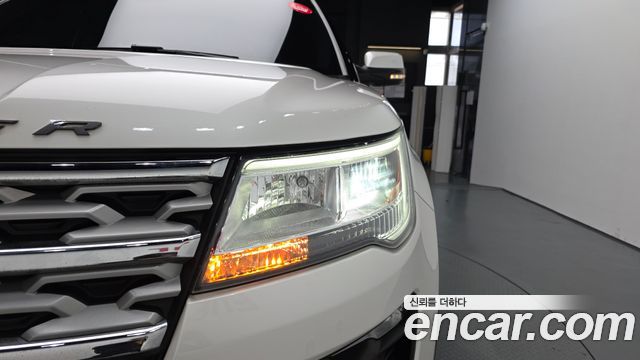 Ford Explorer 2.3 Limited 4WD 5th 2019 — фото 22