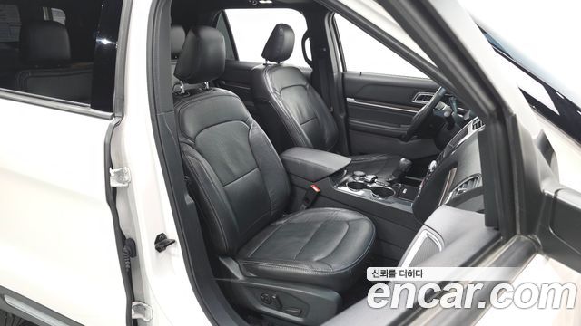 Ford Explorer 2.3 Limited 4WD 5th 2019 — фото 26