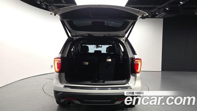 Ford Explorer 2.3 Limited 4WD 5th 2019 — фото 30