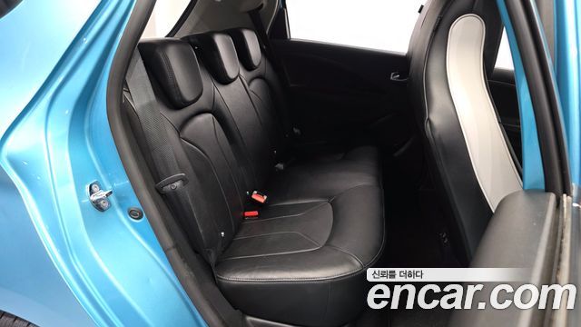 Renault Korea Zoe Intens 2021 — фото 12