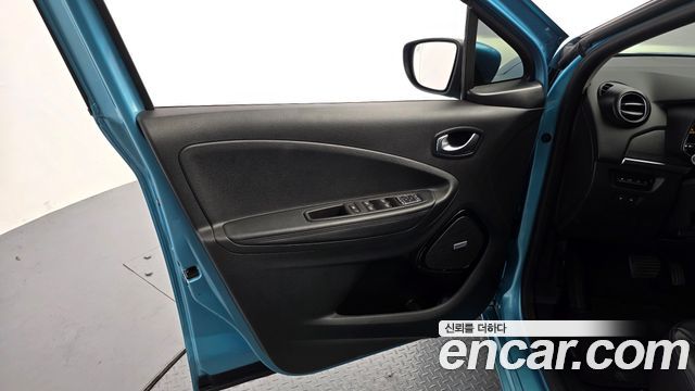 Renault Korea Zoe Intens 2021 — фото 24