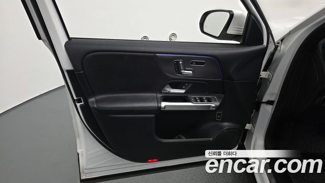 Mercedes-Benz GLB-Class (X247) GLB220 2021 — фото 24