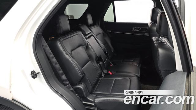 Ford Explorer 2.3 Limited 4WD 5th 2016 — фото 12