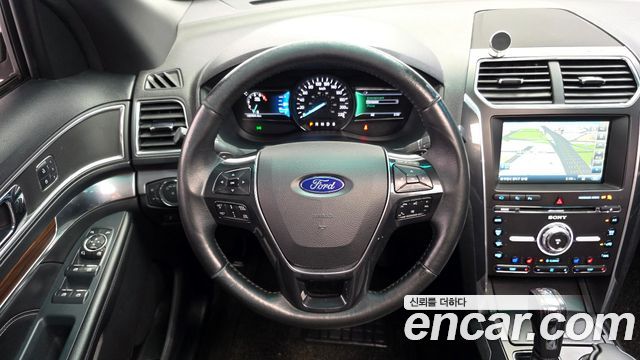 Ford Explorer 2.3 Limited 4WD 5th 2016 — фото 13