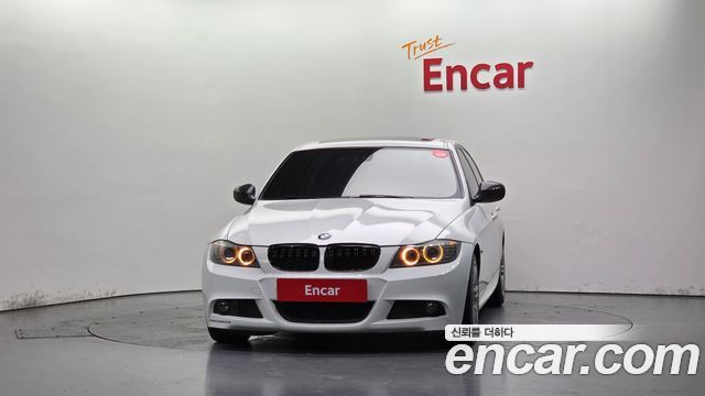 BMW 3 Series (E90) 320i Sedan M Sports