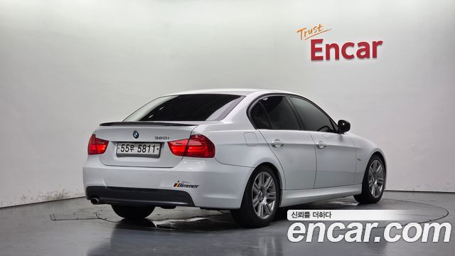 BMW 3 Series (E90) 320i Sedan M Sports 2011 — фото 2